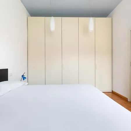 Cozy Apt With Balcony - Mm2 Sant'agostino Апартаменты Милан