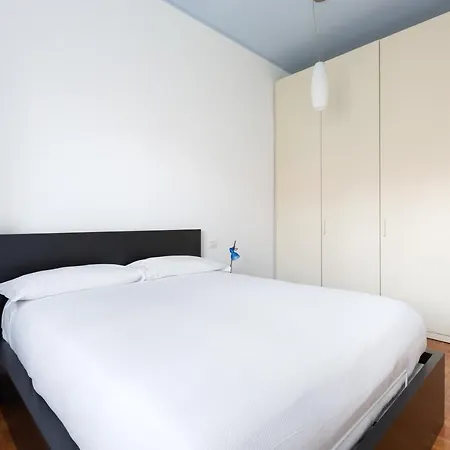 Cozy Apt With Balcony - Mm2 Sant'agostino Апартаменты Милан